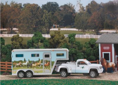 Pick Up Truck and Gooseneck Trailer